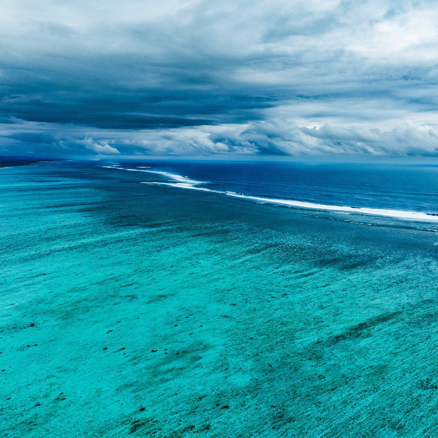 Ningaloo-reef-storm-photograph