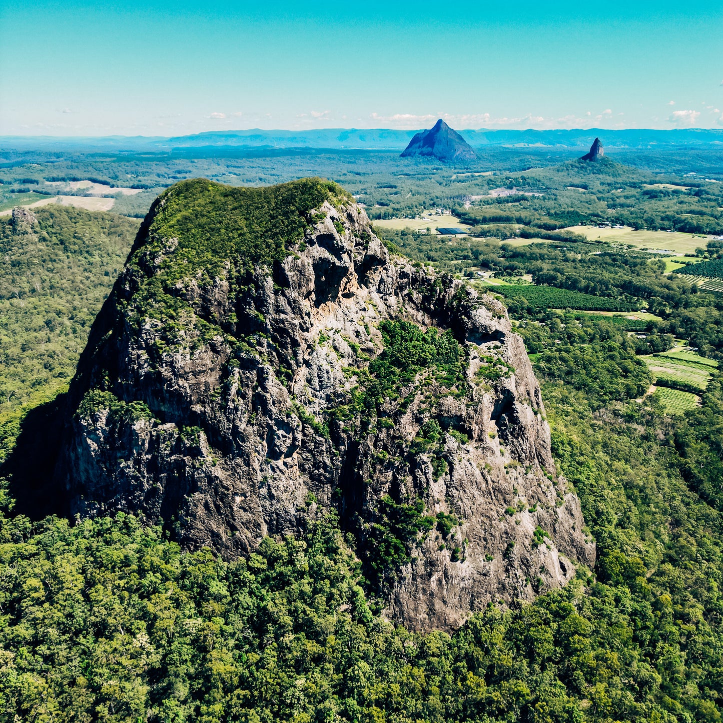 mount-tibrogargan-photograph